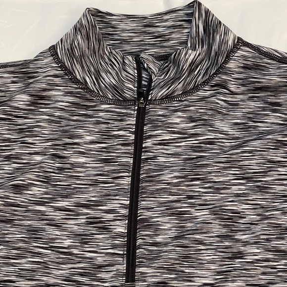 Athletic Long Sleeve Top-90 Degree by Reflex - Med - Picture 9 of 10